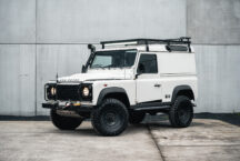 Land Rover Defender 01