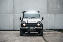 Land Rover Defender 03