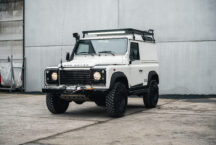 Land Rover Defender 05