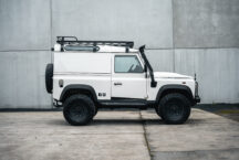 Land Rover Defender 20