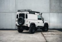 Land Rover Defender 59