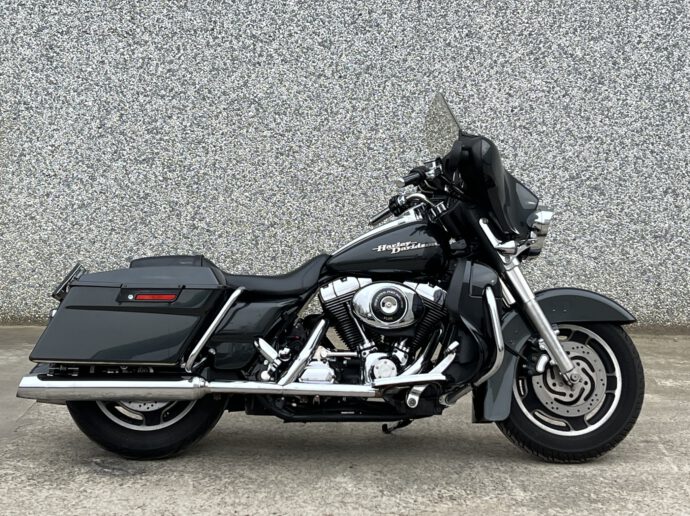 Harley Davidson Street Glide met Achteruitversnelling !!!