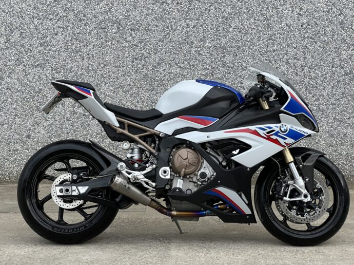 BMW S1000RR M-Pack met Performance Arrow uitlaat + tal van andere extra's